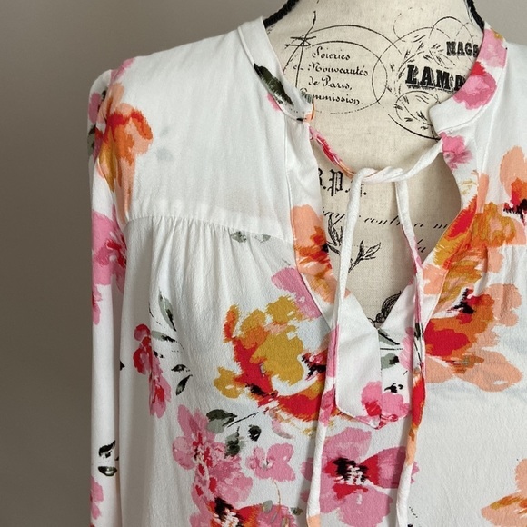 LOFT Floral Print Top Tie Front White Size M - Picture 9 of 9